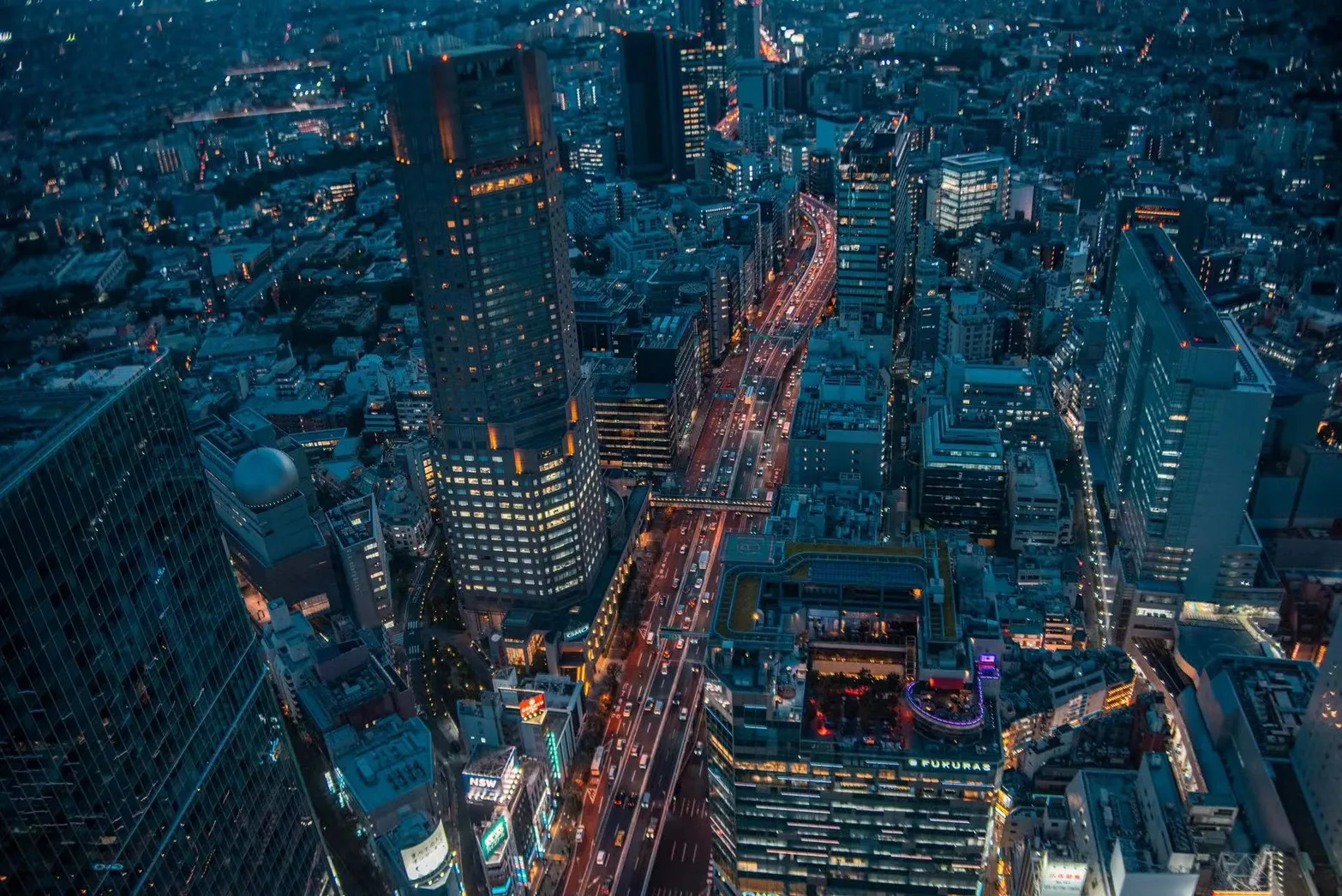 東京の夜景(空撮)